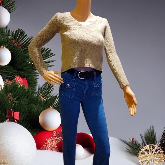 GUILTY Women's Tan Wool Knit Cropped Sweater - Picture 3 of 16